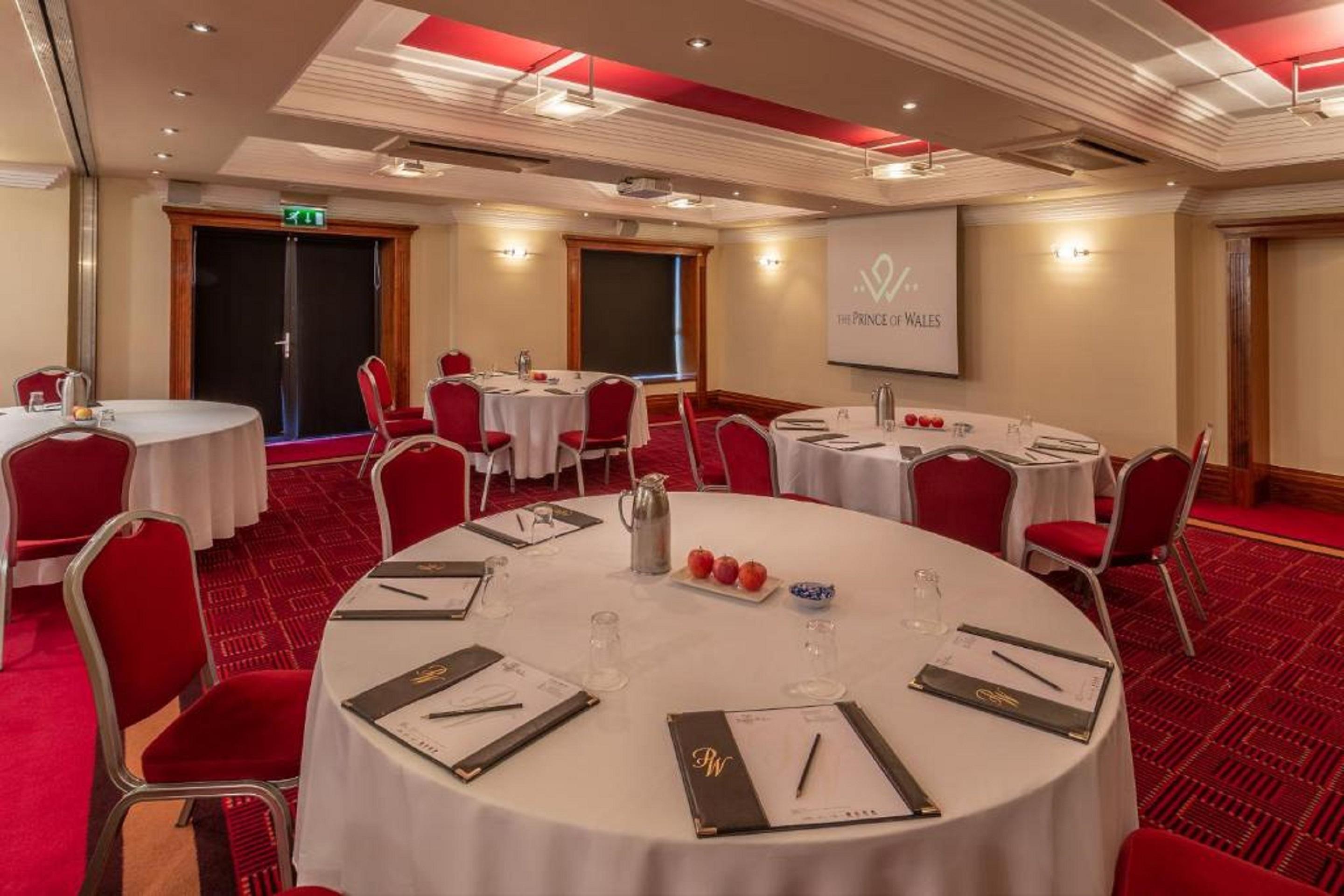 Prince Of Wales Hotel Athlone Exterior foto