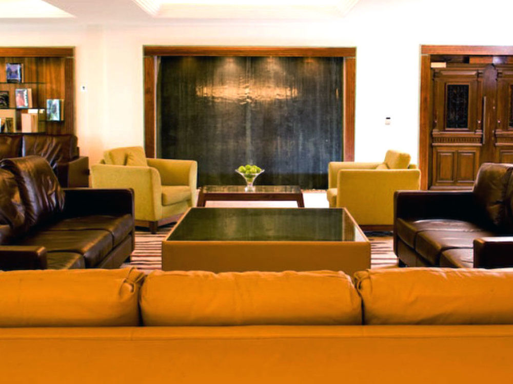 Prince Of Wales Hotel Athlone Exterior foto