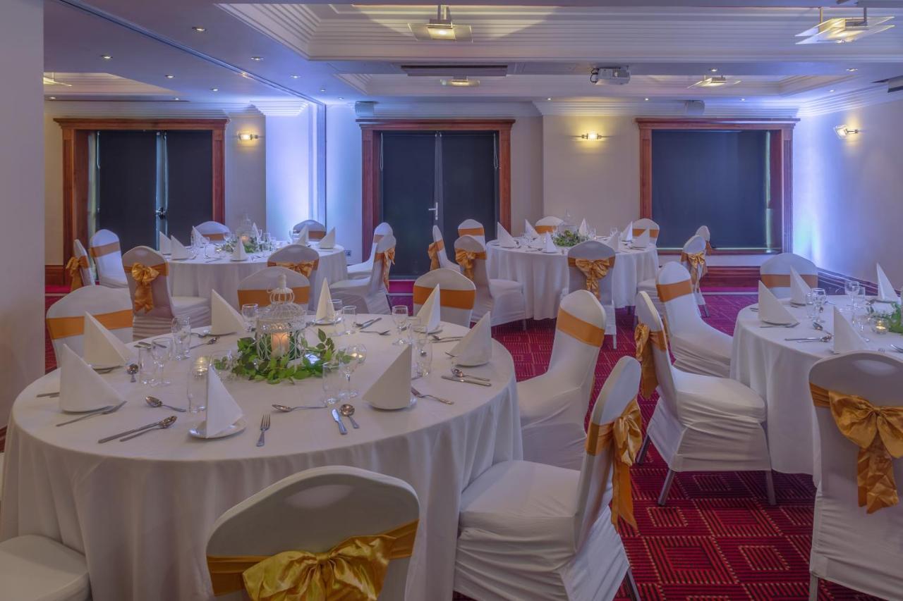 Prince Of Wales Hotel Athlone Exterior foto